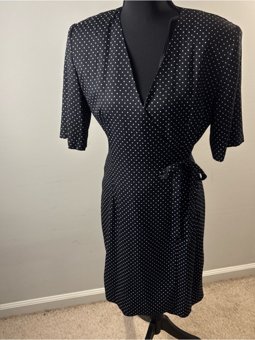 Michael Blair Black Polka Dot Wrap Dress size 6. /375